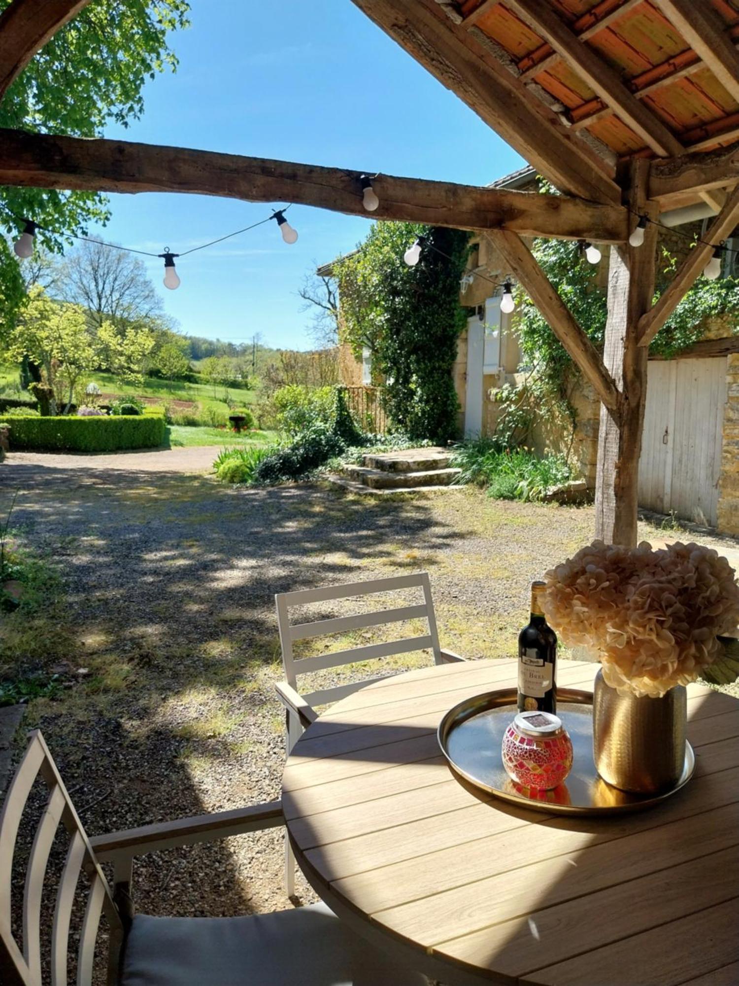 Les Trois L Bed and Breakfast Gindou Εξωτερικό φωτογραφία