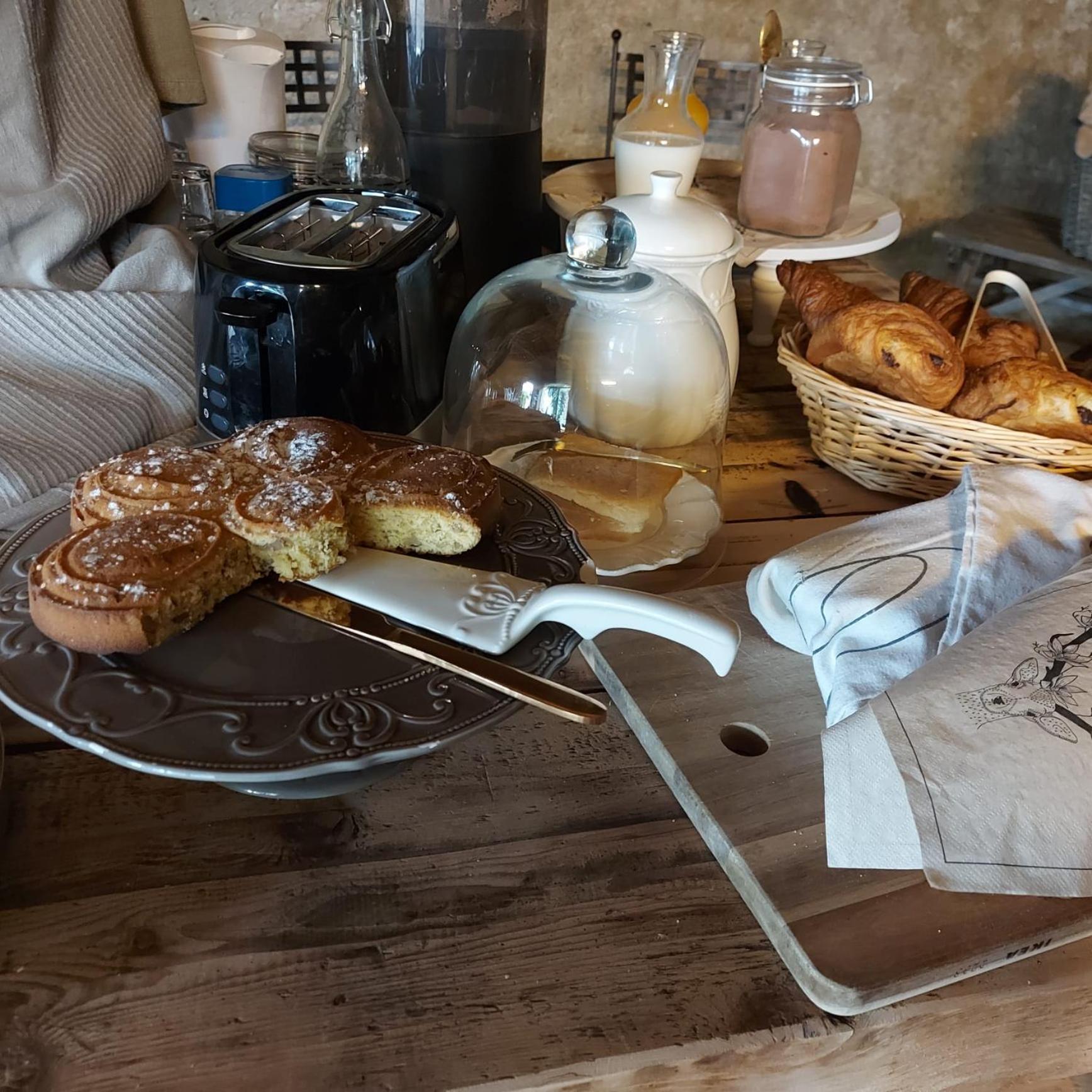 Les Trois L Bed and Breakfast Gindou Εξωτερικό φωτογραφία